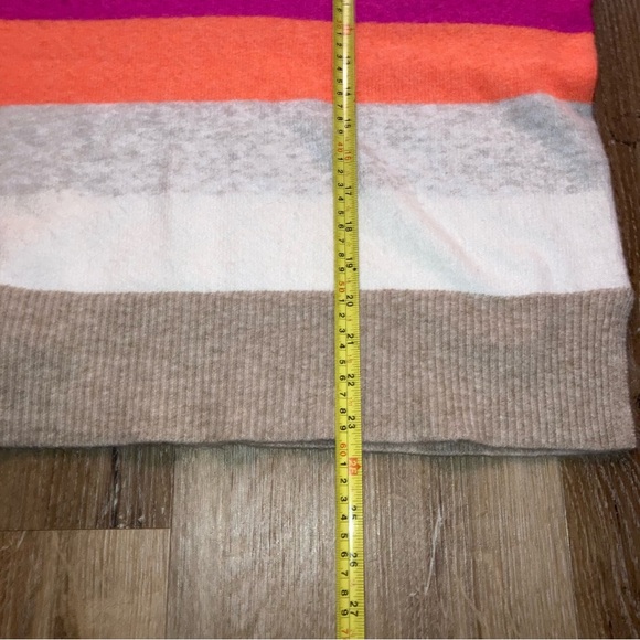 LOFT Women's Striped Relaxed V-Neck
Sweater Pullover Size Small | Boho Preppy - Picture 7 of 13